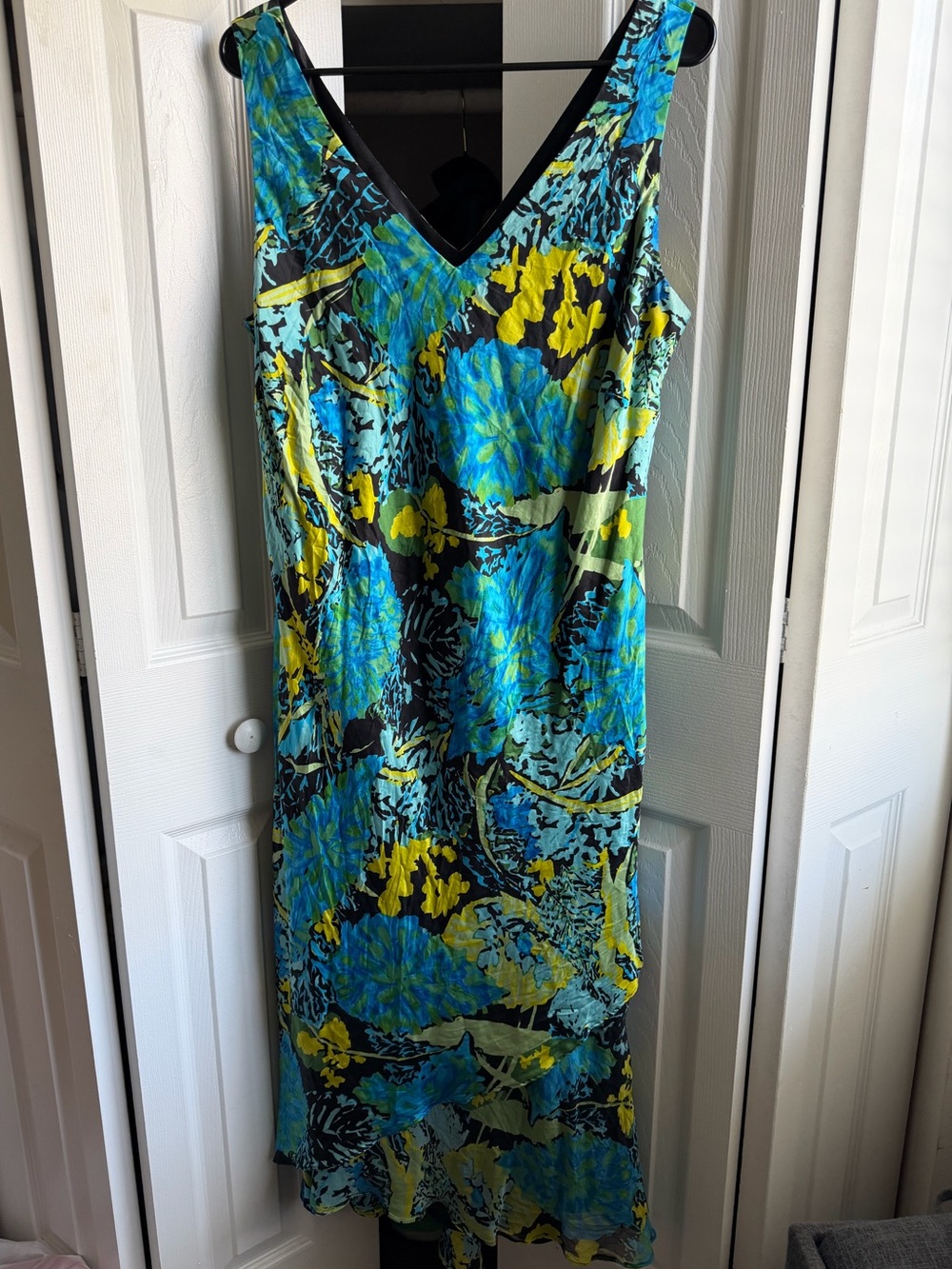 Donna Ricco Blue, Silk Floral V-Neck Maxi Dress